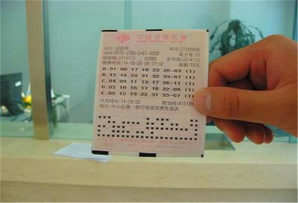 487铁算盘，一句解特，智慧之光的闪耀铁算算盘4887开奖!