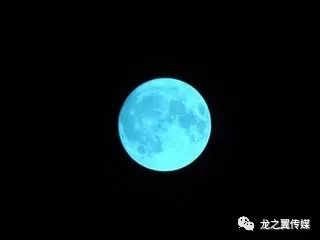蓝月亮下的免费资料盛宴，2019年天下彩的年度大赏蓝月亮天下彩免费资枓大全年 www
