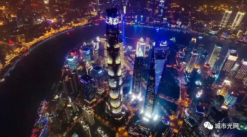 2035年，澳门特马之夜，未来与传统的璀璨交汇2023今晚澳门特马开什么十开奖结果课(友情提示)