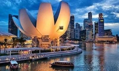 2036年澳门资讯全览，探索未来色彩的奇妙之旅（虚构）2023澳门资料大全免费彩色4999