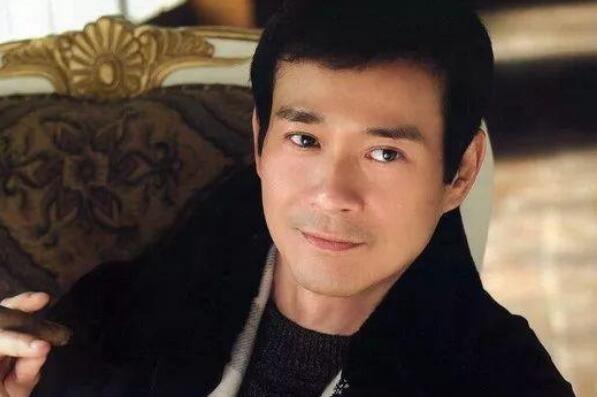 探秘香港60后男明星的璀璨岁月，从荧幕到心间香港60后男明星名字有哪些
